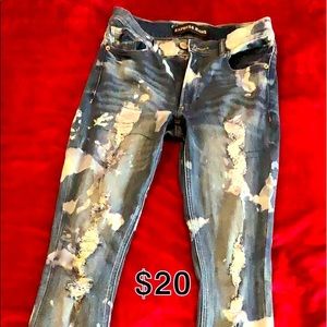 Women’s Express Jeans distress look
